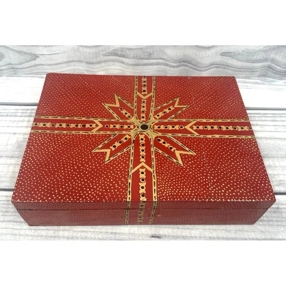 VINTAGE WOODEN GIFT /‎ STORAGE BOX - 11.75